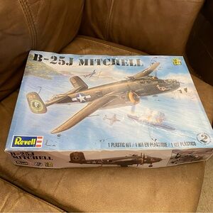 Revell B-25J Mitchell Bomber 1:48 Scale Plastic Model Kit Skill 2